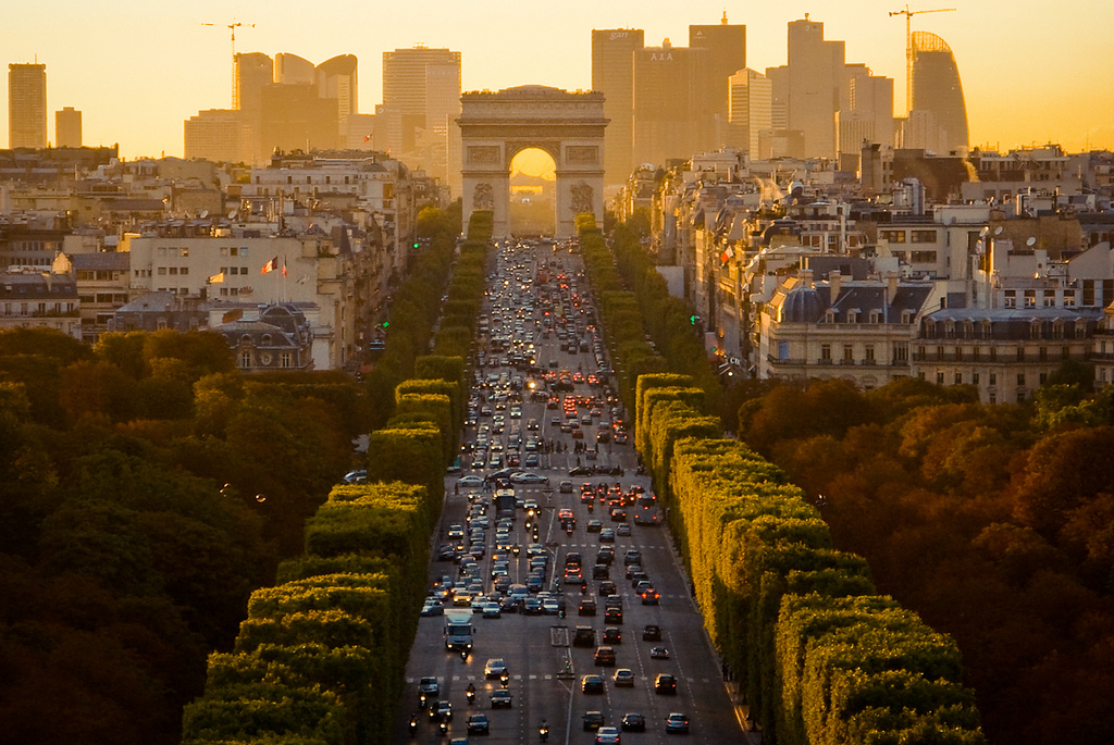 Old and New Paris. Photo by _Vee_ on Flickr.